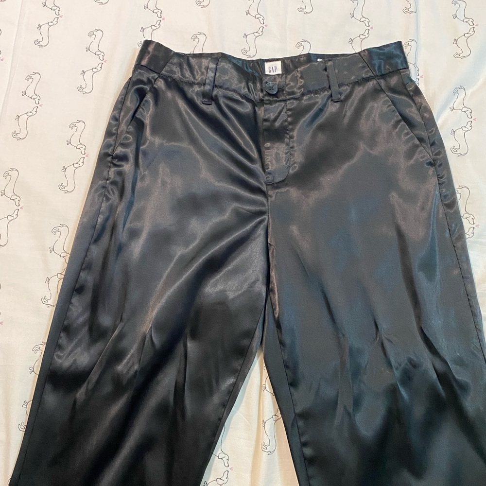 Gap Satin Crop